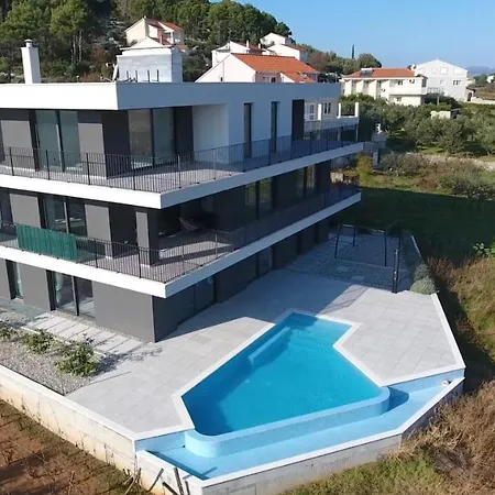 Luxury Hidden Oasis - Greca *