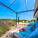 Luxury Hidden Oasis - Greca * Lumbarda