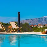 Luxury Hidden Oasis - Greca Appartamento *