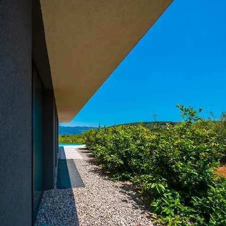 Luxury Hidden Oasis - Greca Apartment *