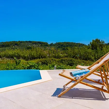 Luxury Hidden Oasis - Greca Apartment Lumbarda