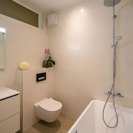 Luxury Hidden Oasis - Greca Apartament